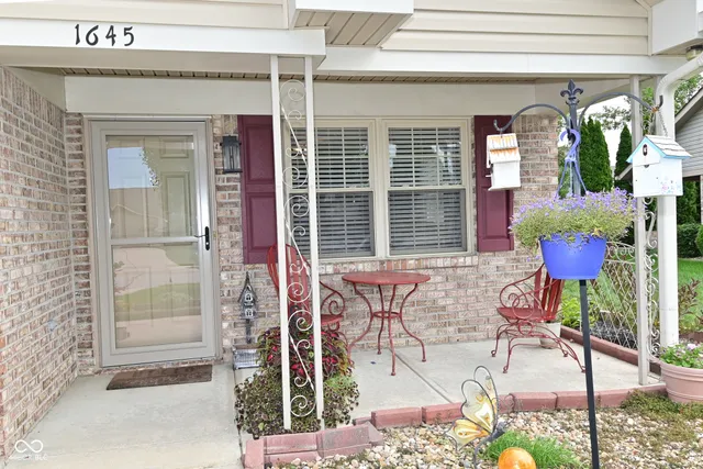 $240,000 | 1645 Vidalia Court, Greenwood, IN 46143