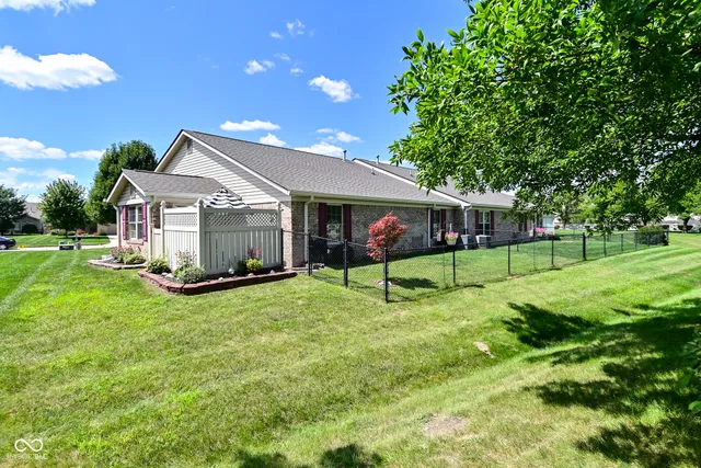 $240,000 | 1645 Vidalia Court, Greenwood, IN 46143