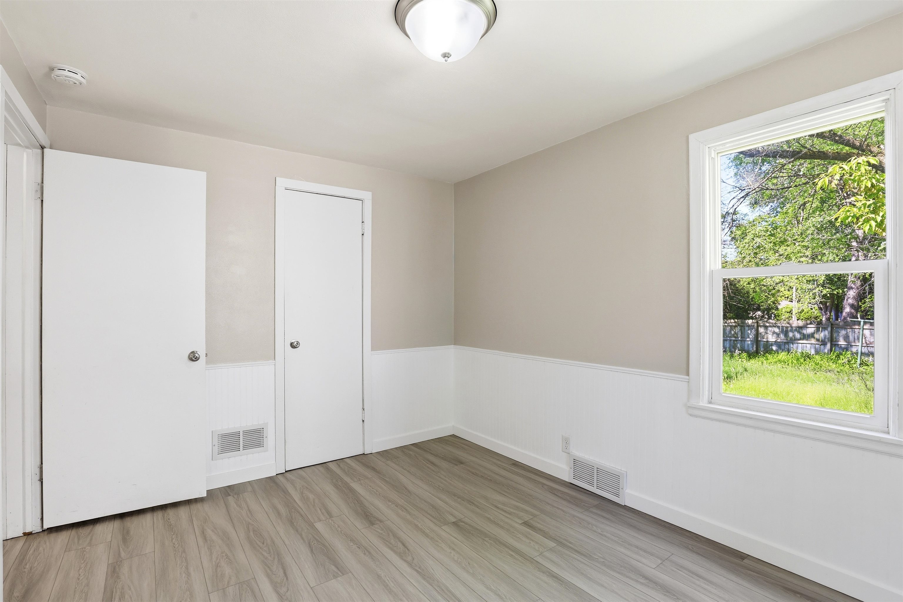 1831 South Oneida Street Appleton, WI 54915 - Photo 11 of 19