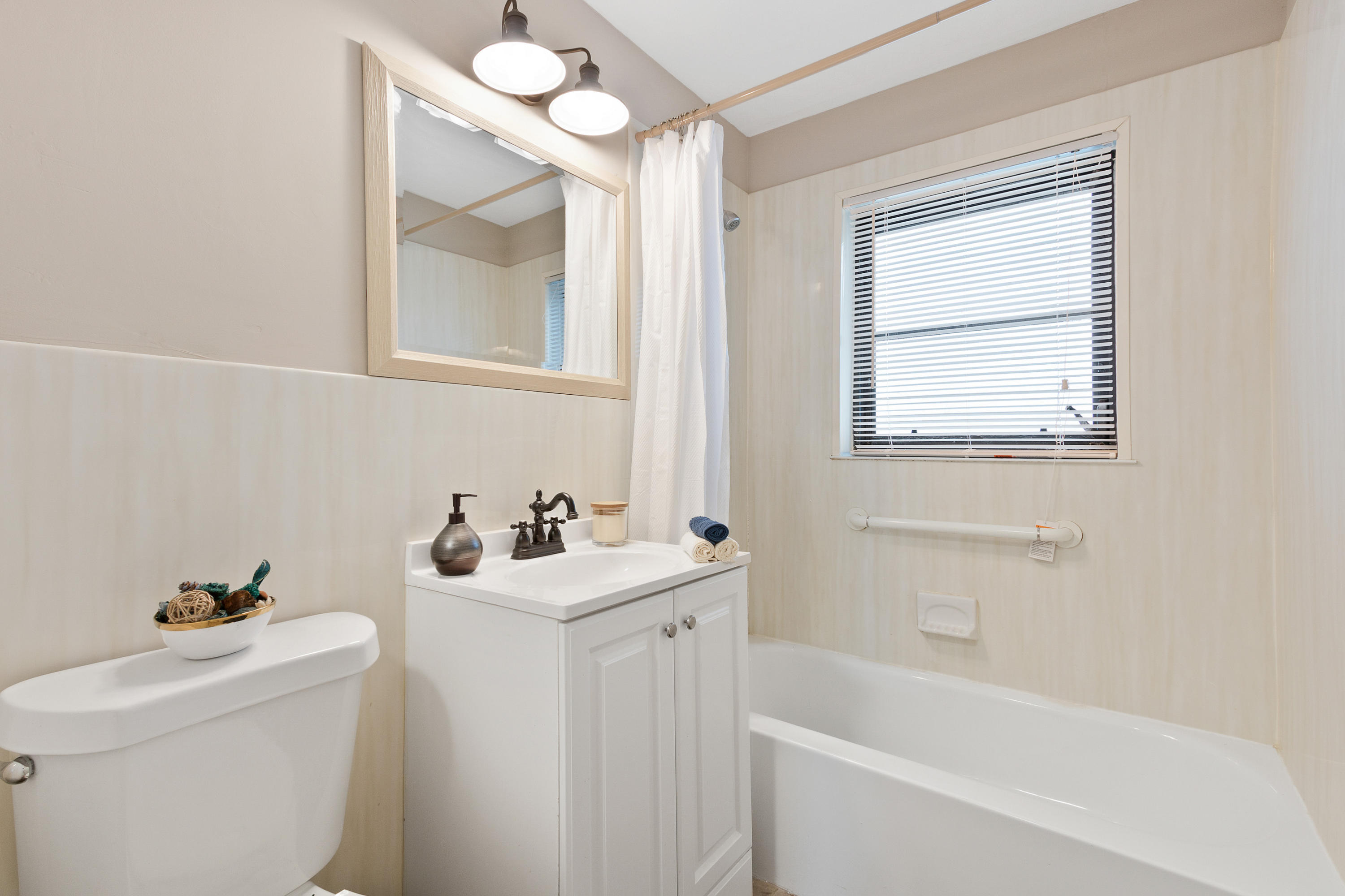 1910 High Ridge Road Lake Worth, FL 33461 - Photo 11 of 27 009-1910HighRidgeRd-LakeWorth-FL-full
