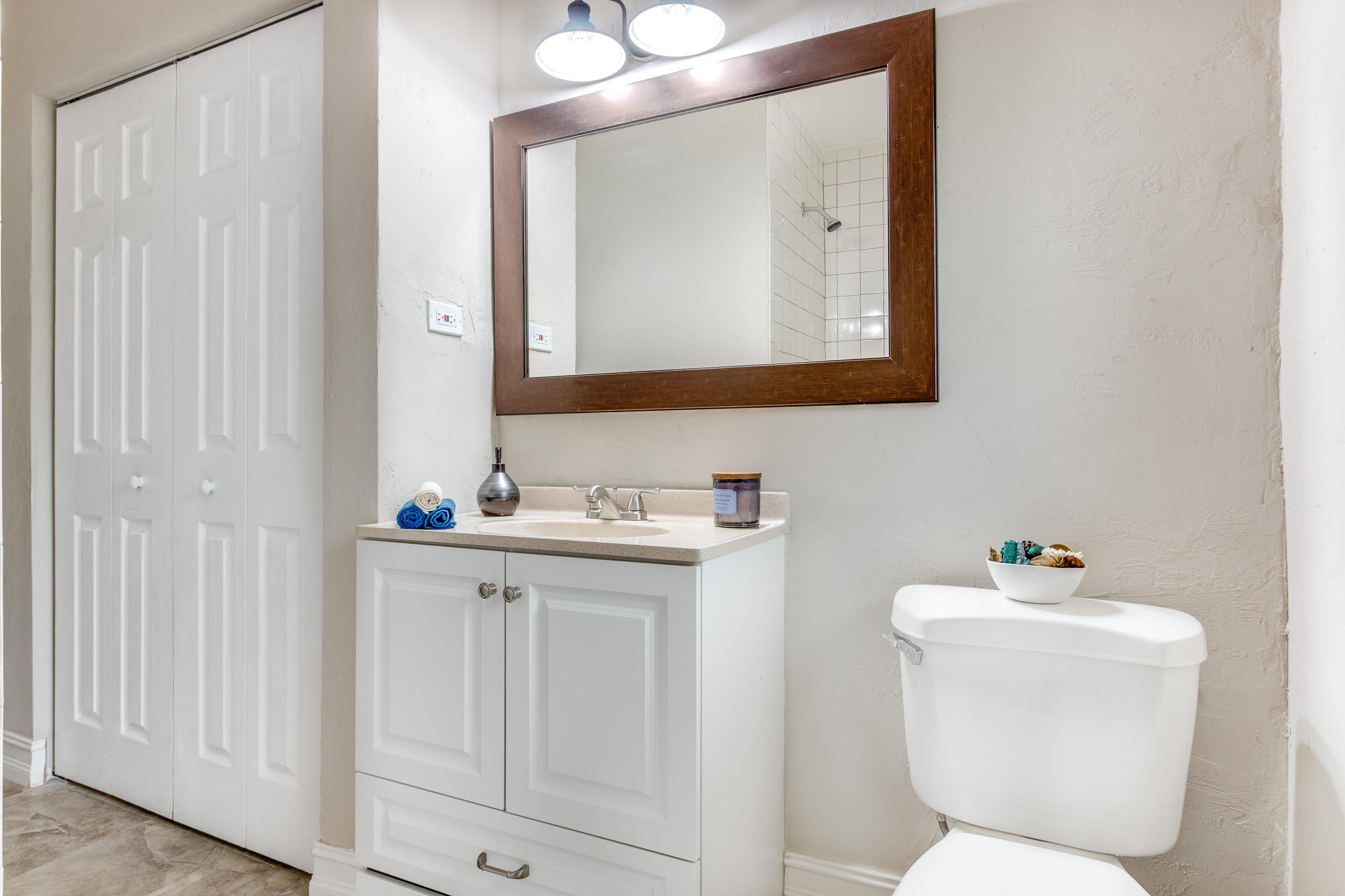 1910 High Ridge Road Lake Worth, FL 33461 - Photo 8 of 27 006-1910HighRidgeRd-LakeWorth-FL-full