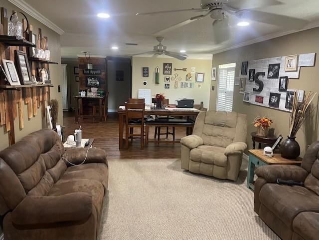 130 Castleman Circle Hewitt, TX 76643 - Photo 9 of 13 a living room with furniture and a book shelf
