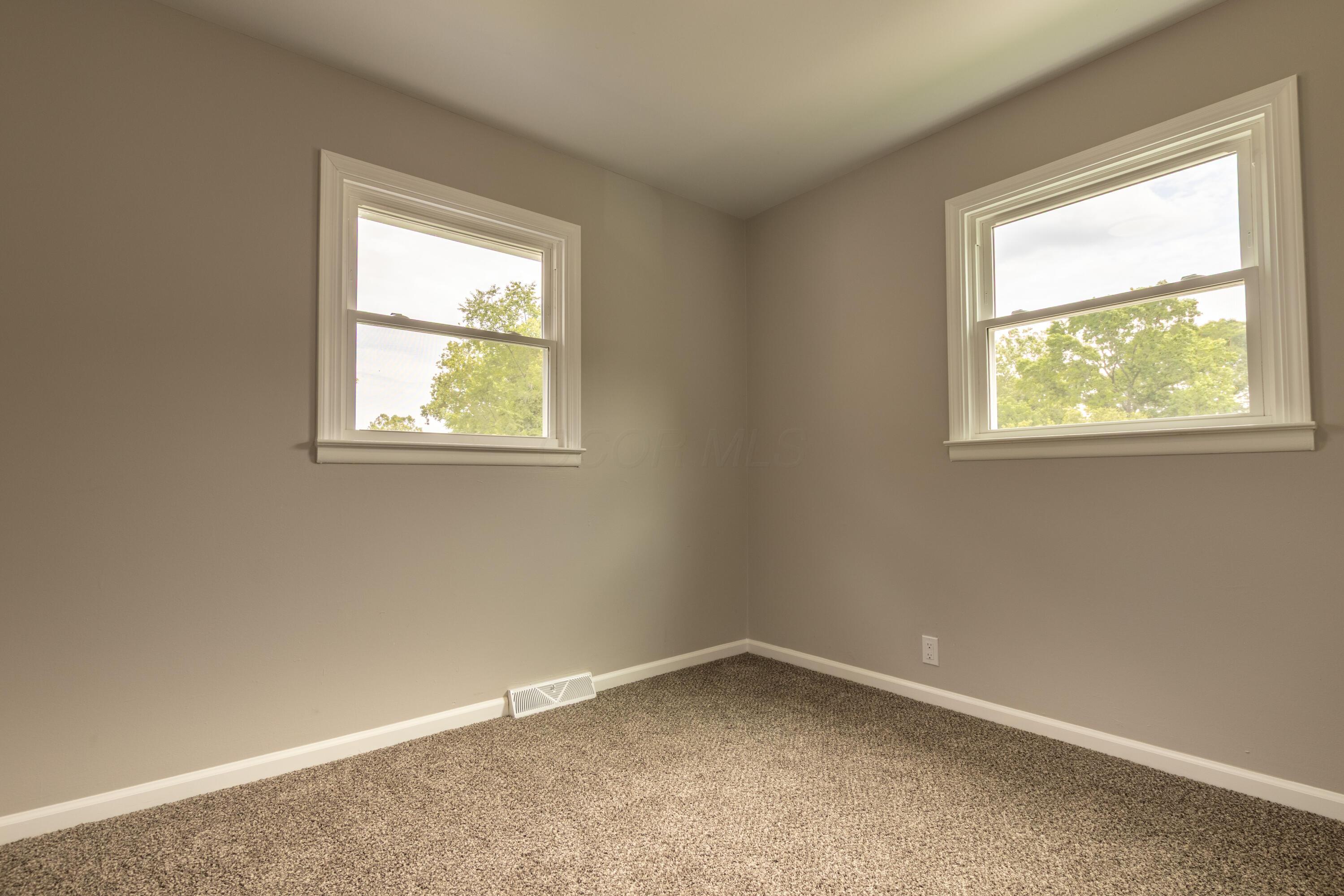 819 Spring Street Lancaster, OH 43130 - Photo 11 of 37 bedroom 1
