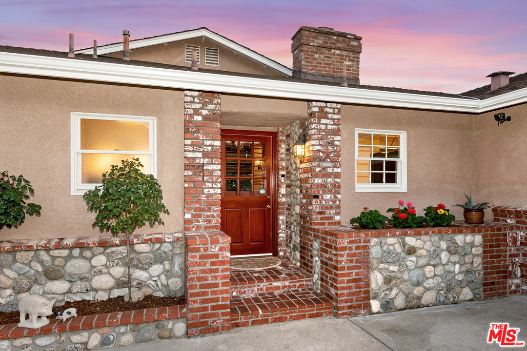 3530 Landfair Road Pasadena, CA 91107 - Photo 3 of 32 Gallery Image 3