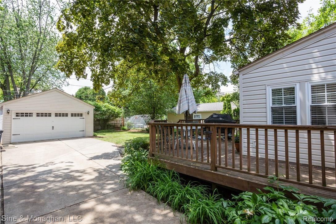 877 Lincoln Road Grosse Pointe, MI 48230 - Photo 24 of 29 877 Lincoln_S006.jpg