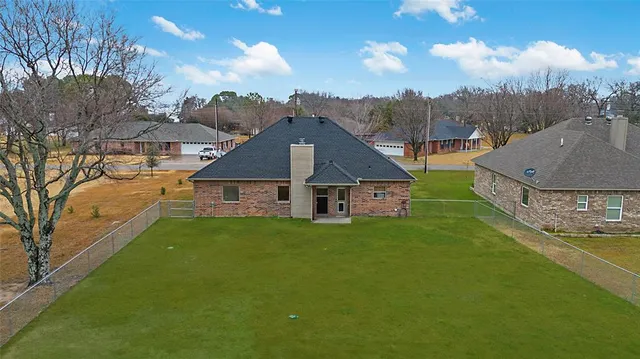 $325,000 | 6 Starview Drive, Star Harbor, TX 75148