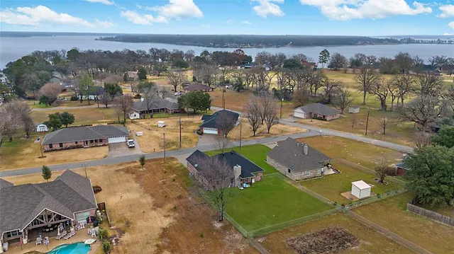 $325,000 | 6 Starview Drive, Star Harbor, TX 75148