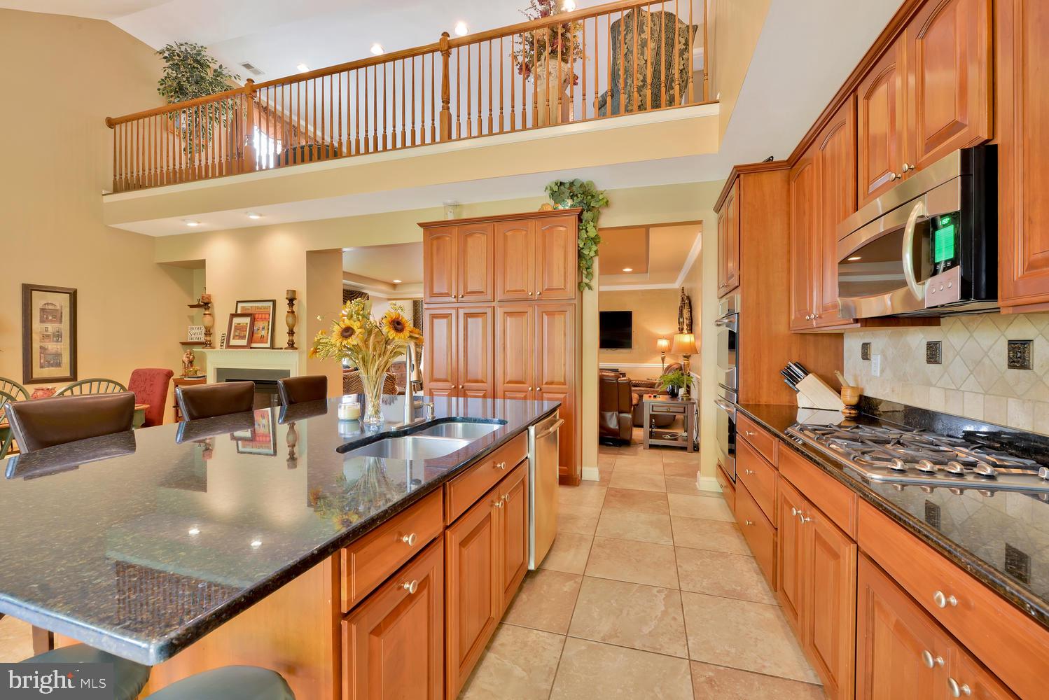 19 Shoemaker Road Manalapan, NJ 07726 - Photo 17 of 45 Gallery Image 17