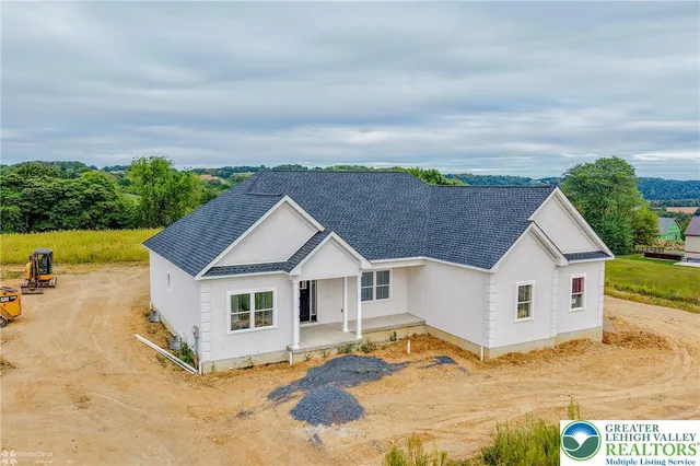 $729,900 | 448 Long Lane Road, Walnutport, PA 18088