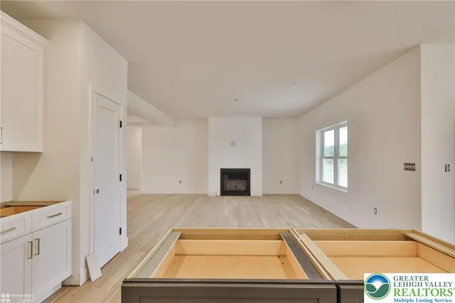 $729,900 | 448 Long Lane Road, Walnutport, PA 18088