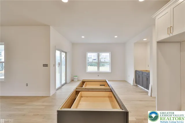 $729,900 | 448 Long Lane Road, Walnutport, PA 18088