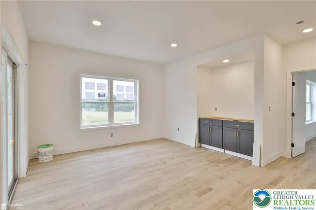 $729,900 | 448 Long Lane Road, Walnutport, PA 18088