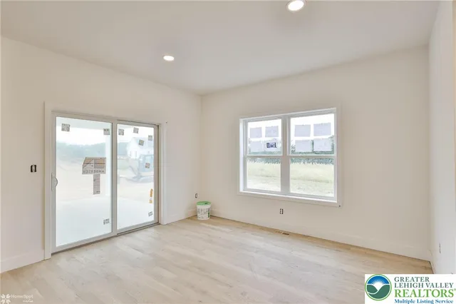 $729,900 | 448 Long Lane Road, Walnutport, PA 18088