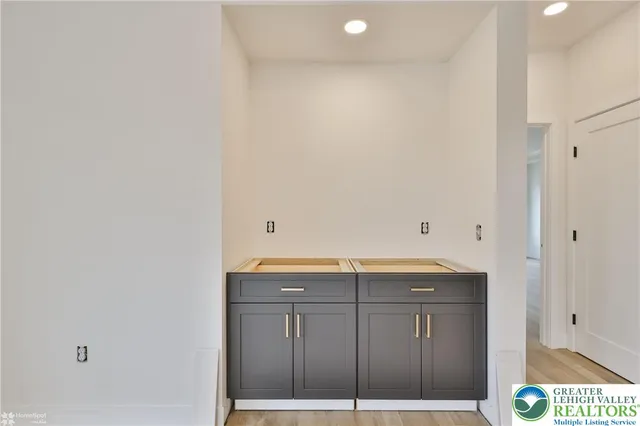 $729,900 | 448 Long Lane Road, Walnutport, PA 18088