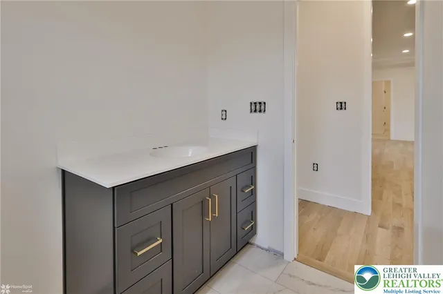 $729,900 | 448 Long Lane Road, Walnutport, PA 18088