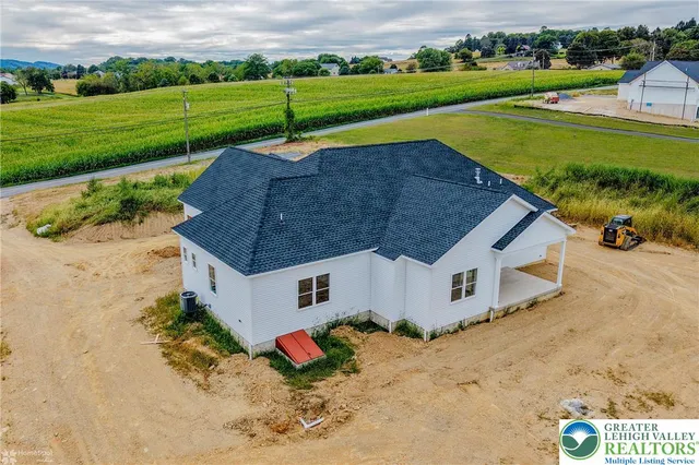 $729,900 | 448 Long Lane Road, Walnutport, PA 18088