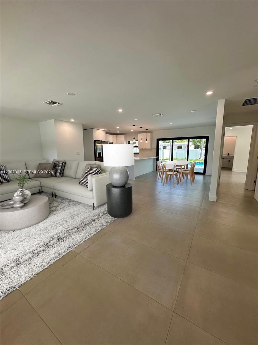 4901 Washington Street Hollywood, FL 33021 - Photo 2 of 18