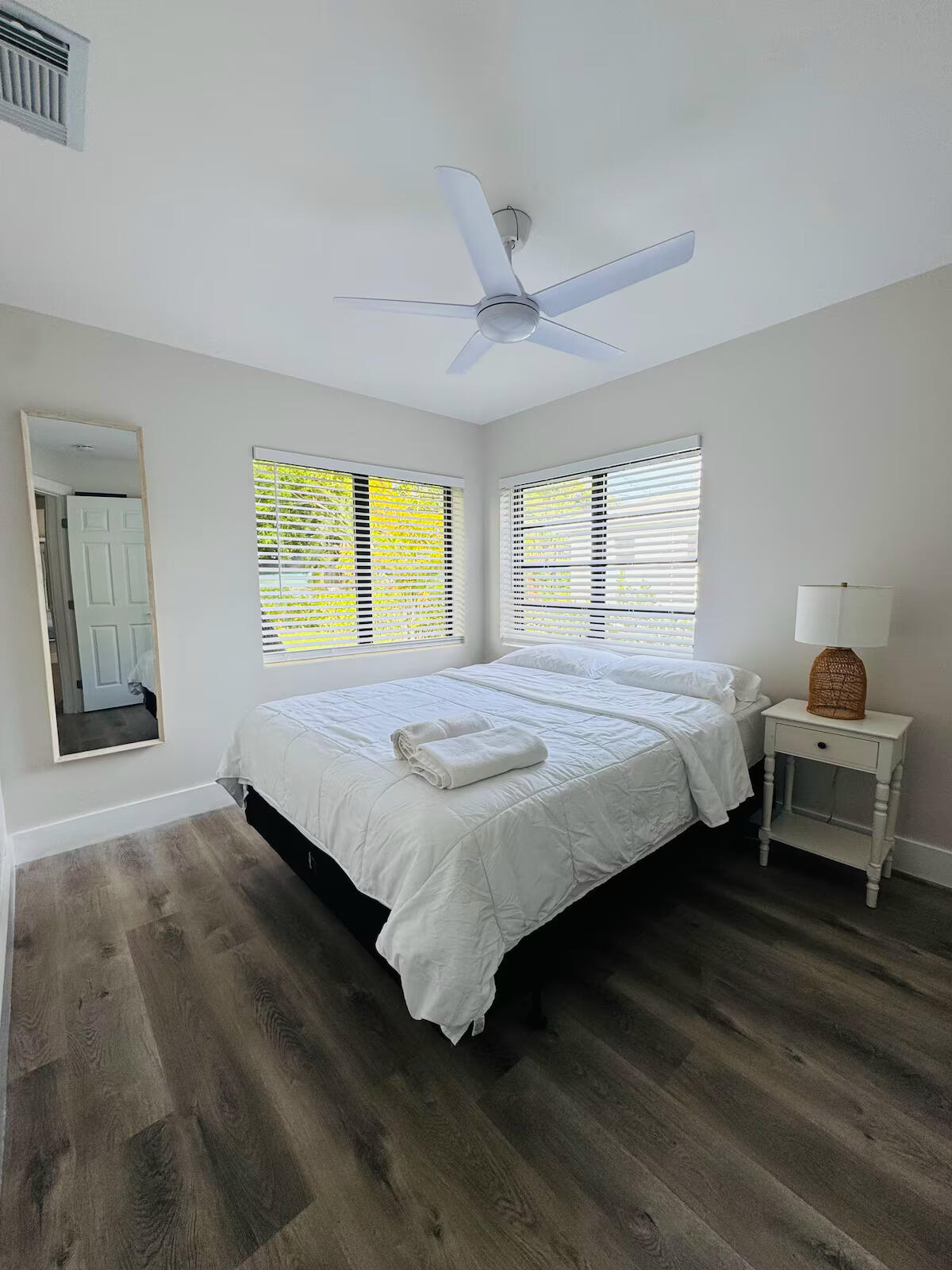 1875 Ridge Road Juno Beach, FL 33408 - Photo 7 of 11 5
