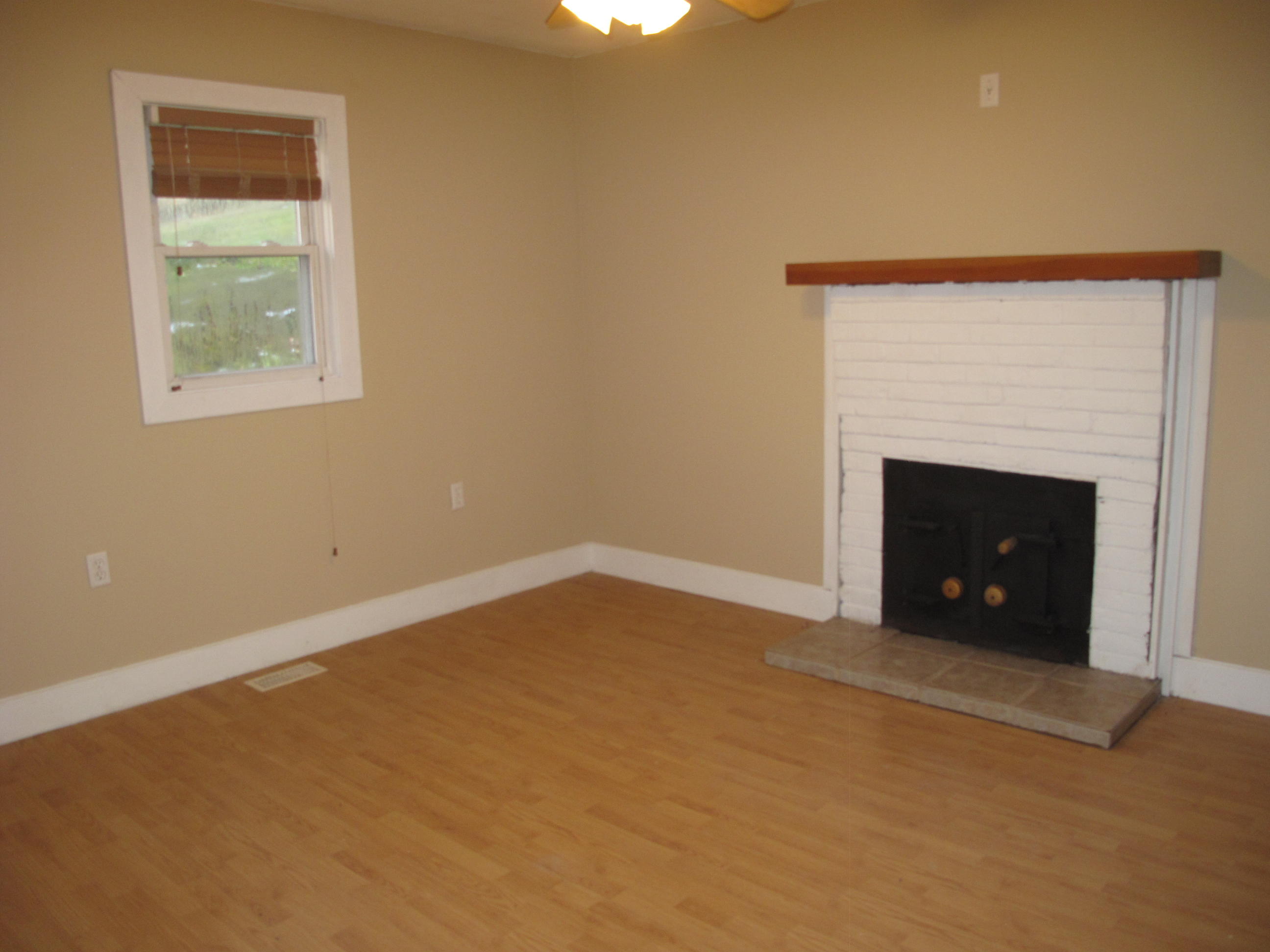 2030 Demory Road La Follette, TN 37766 - Photo 7 of 11 IMG_3960