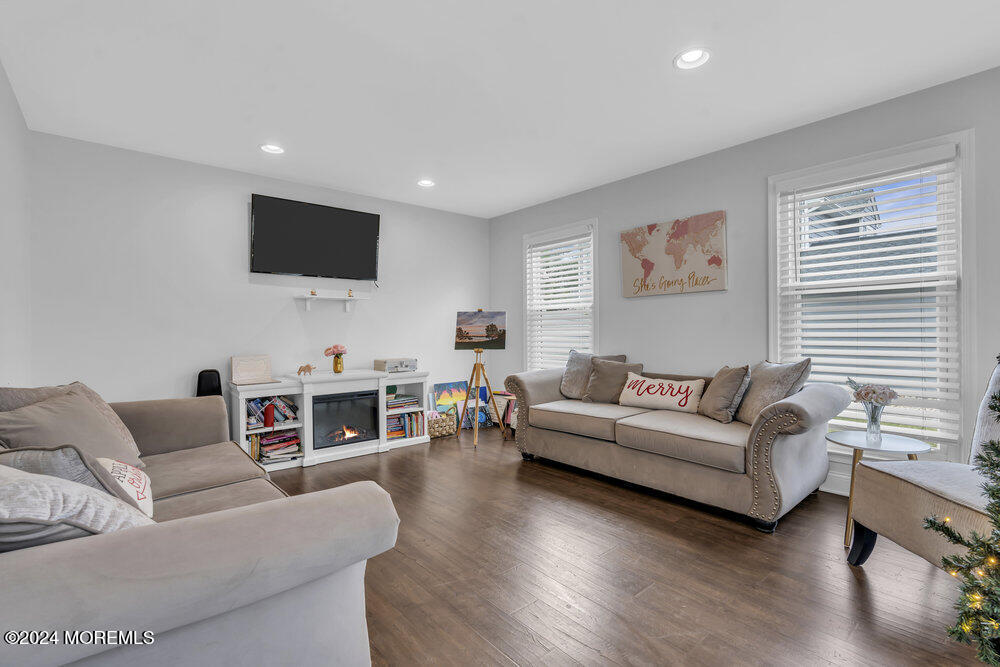 48 Sweet Gum Road Howell, NJ 07731 - Photo 7 of 45 013_dsc02742-1_643