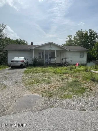 $159,000 | 200 McCarroll Avenue, Harriman, TN 37748