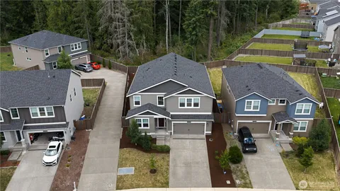 $765,000 | 17512 Crossing Drive East, Puyallup, WA 98374