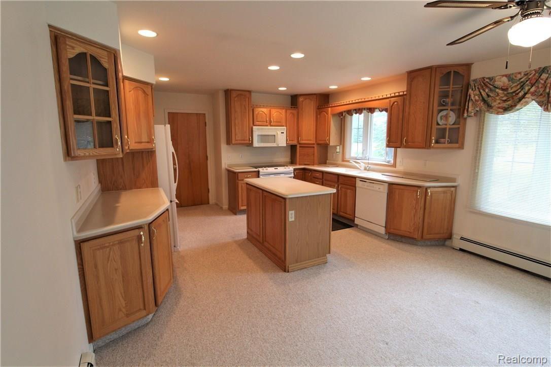 5855 Fish Lake Road North Branch, MI 48461 - Photo 9 of 62 IMG_7084.JPG