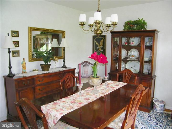 2394 Dale Road Huntingdon Valley, PA 19006 - Photo 4 of 16 Dining Room