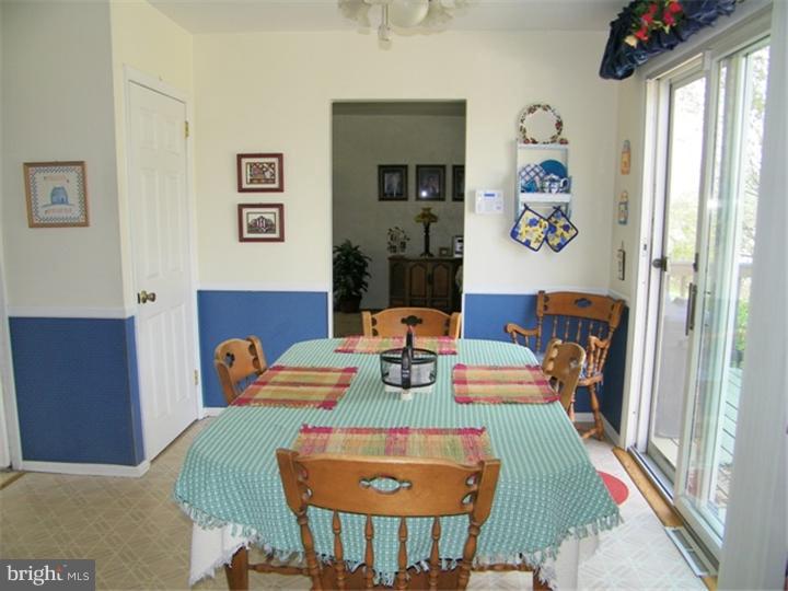 2394 Dale Road Huntingdon Valley, PA 19006 - Photo 7 of 16 Breakfast Room