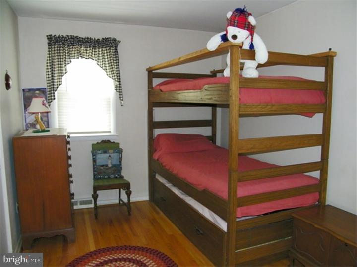 2394 Dale Road Huntingdon Valley, PA 19006 - Photo 10 of 16 Bedroom 3