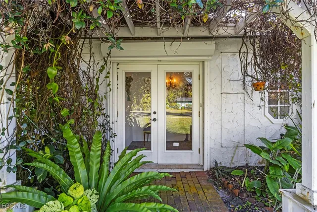 $575,000 | 1348 Alcazar Avenue, Fort Myers, FL 33901