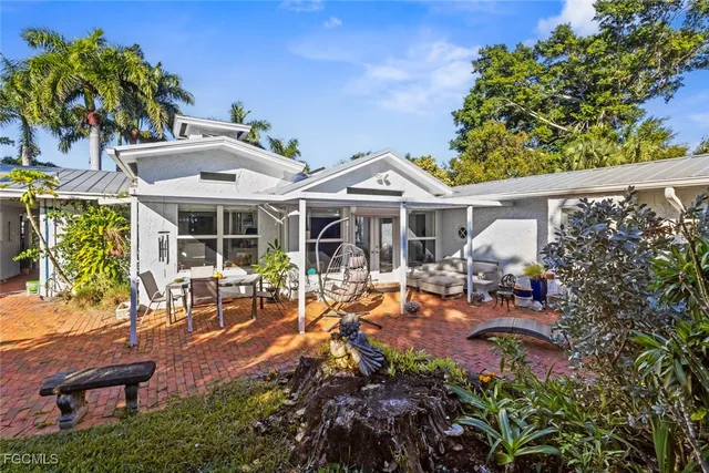 $575,000 | 1348 Alcazar Avenue, Fort Myers, FL 33901