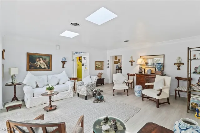 $575,000 | 1348 Alcazar Avenue, Fort Myers, FL 33901