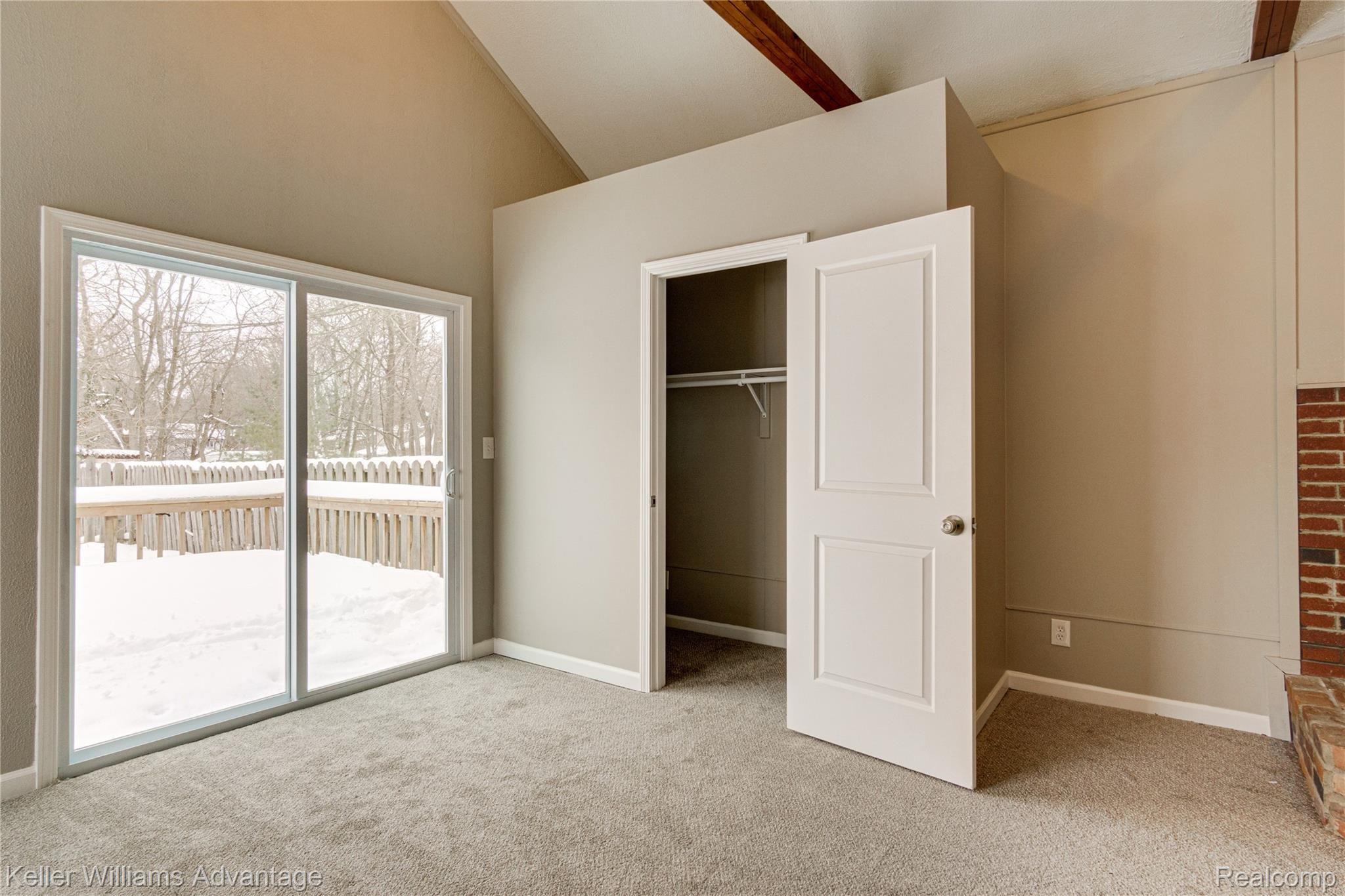 3565 Watkins Lake Road Waterford, MI 48328 - Photo 13 of 28 Masterbed 3.jpg