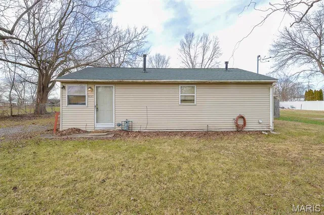 $10,000 | 4035 Division Street, Granite City, IL 62040