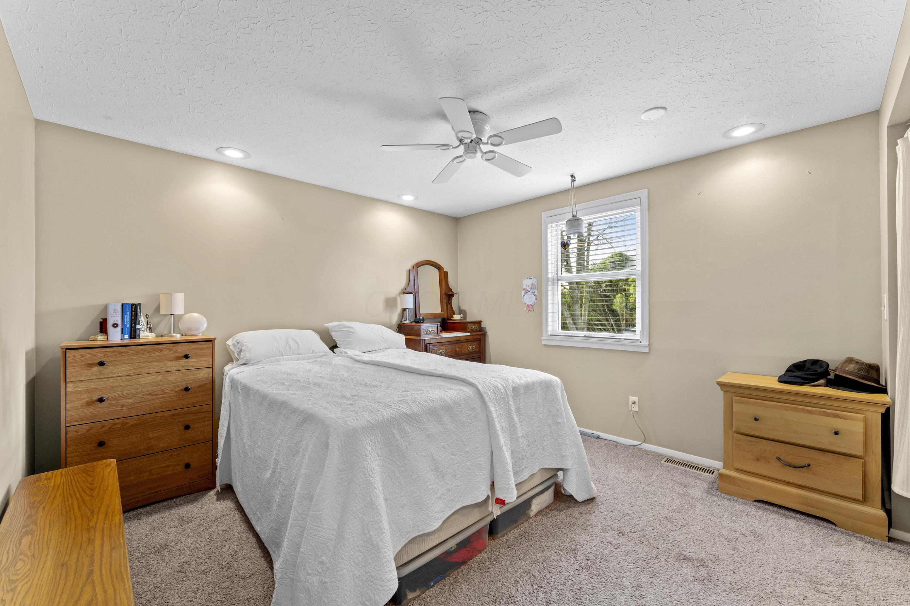 2019 Tupsfield Road Columbus, OH 43229 - Photo 11 of 41 dsc06455
