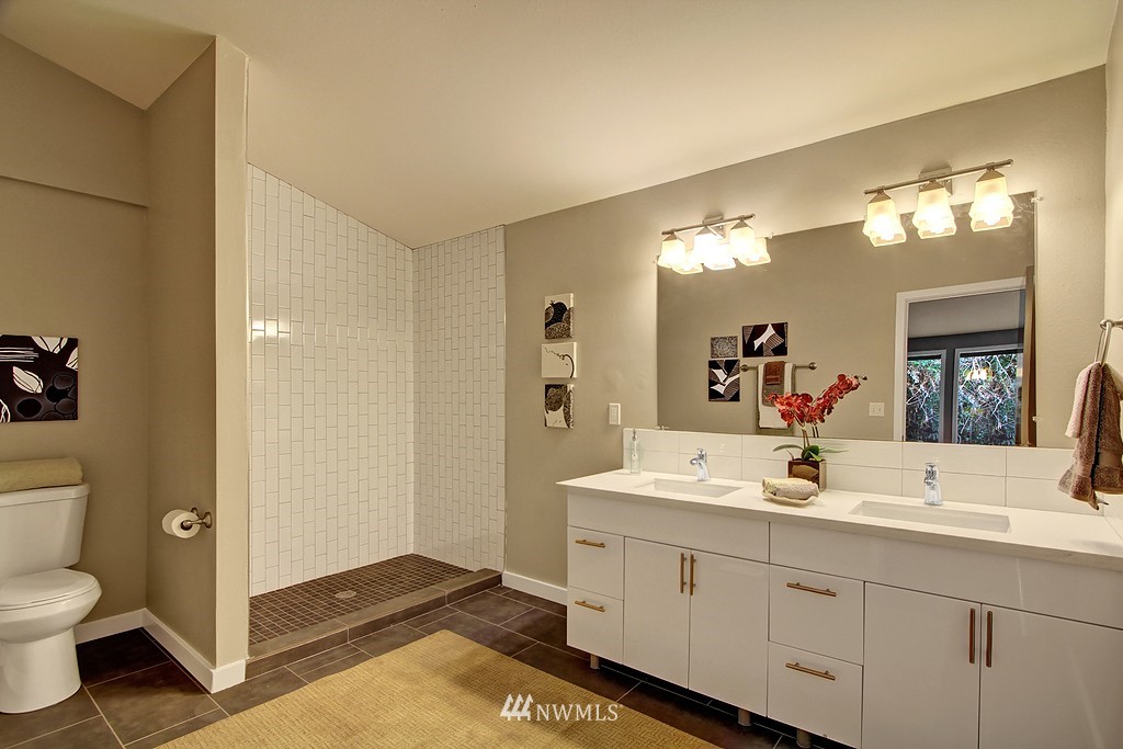 6018 Norma Beach Road Edmonds, WA 98026 - Photo 9 of 18 Gallery Image 9