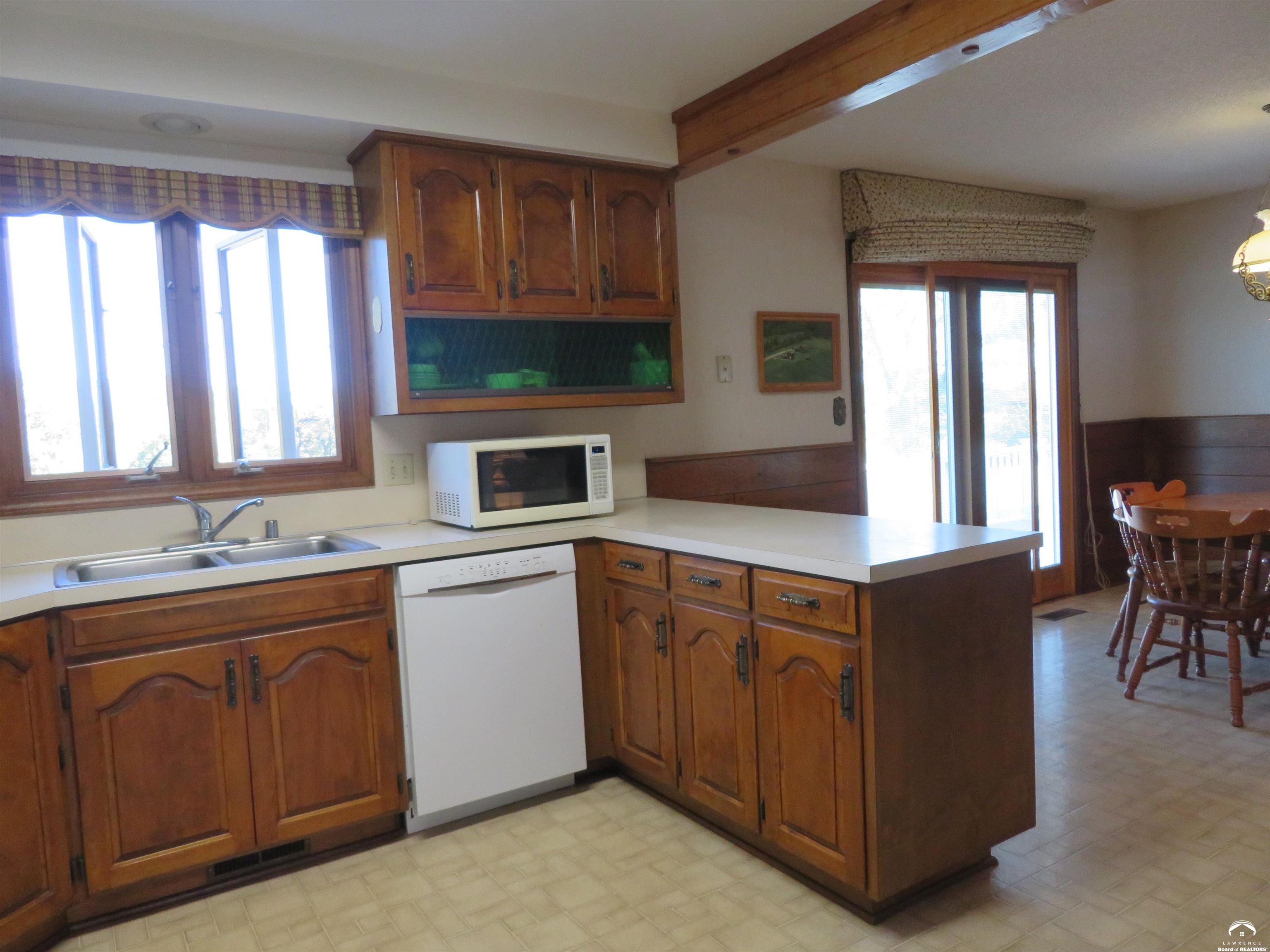 7607 Ferguson Road Ozawkie, KS 66070 - Photo 23 of 98 Gallery Image 23