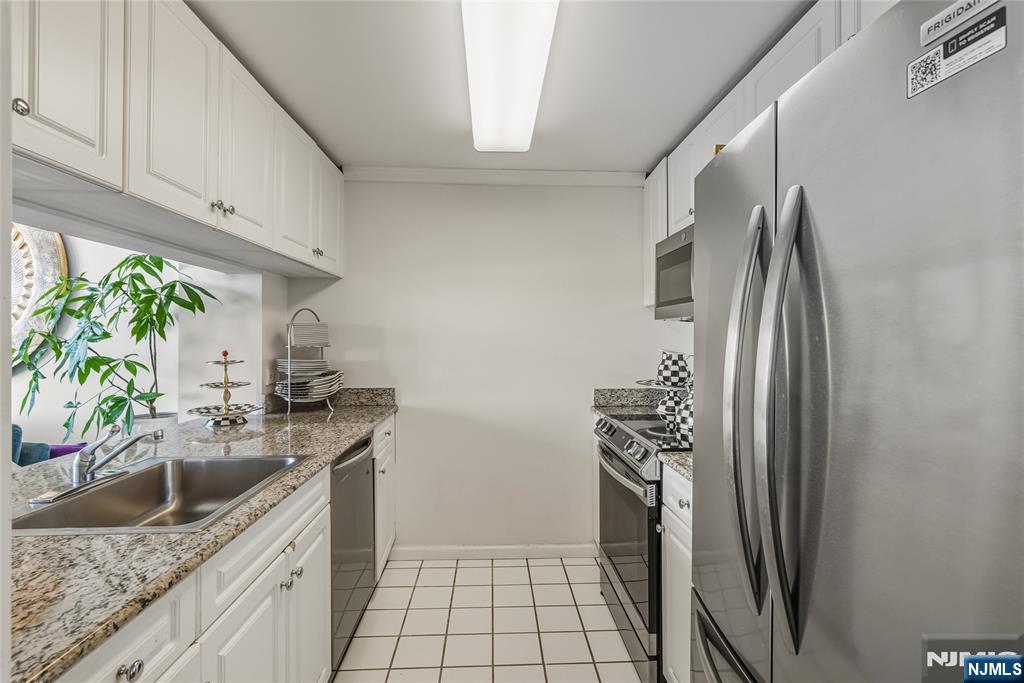 100 Old Palisade Road, Unit 3013 Fort Lee, NJ 07024 - Photo 8 of 24