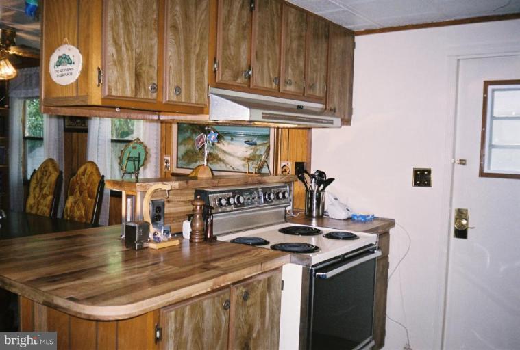 7810 Clark Road, Unit C 25 Jessup, MD 20794 - Photo 21 of 30 Pass through from dining room to kitchen