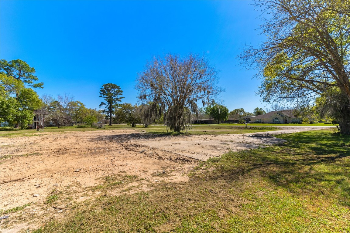 105 County Road 313 Sweeny, TX 77480 - Photo 9 of 10 Existing driveway already in place for convenient access to the property.