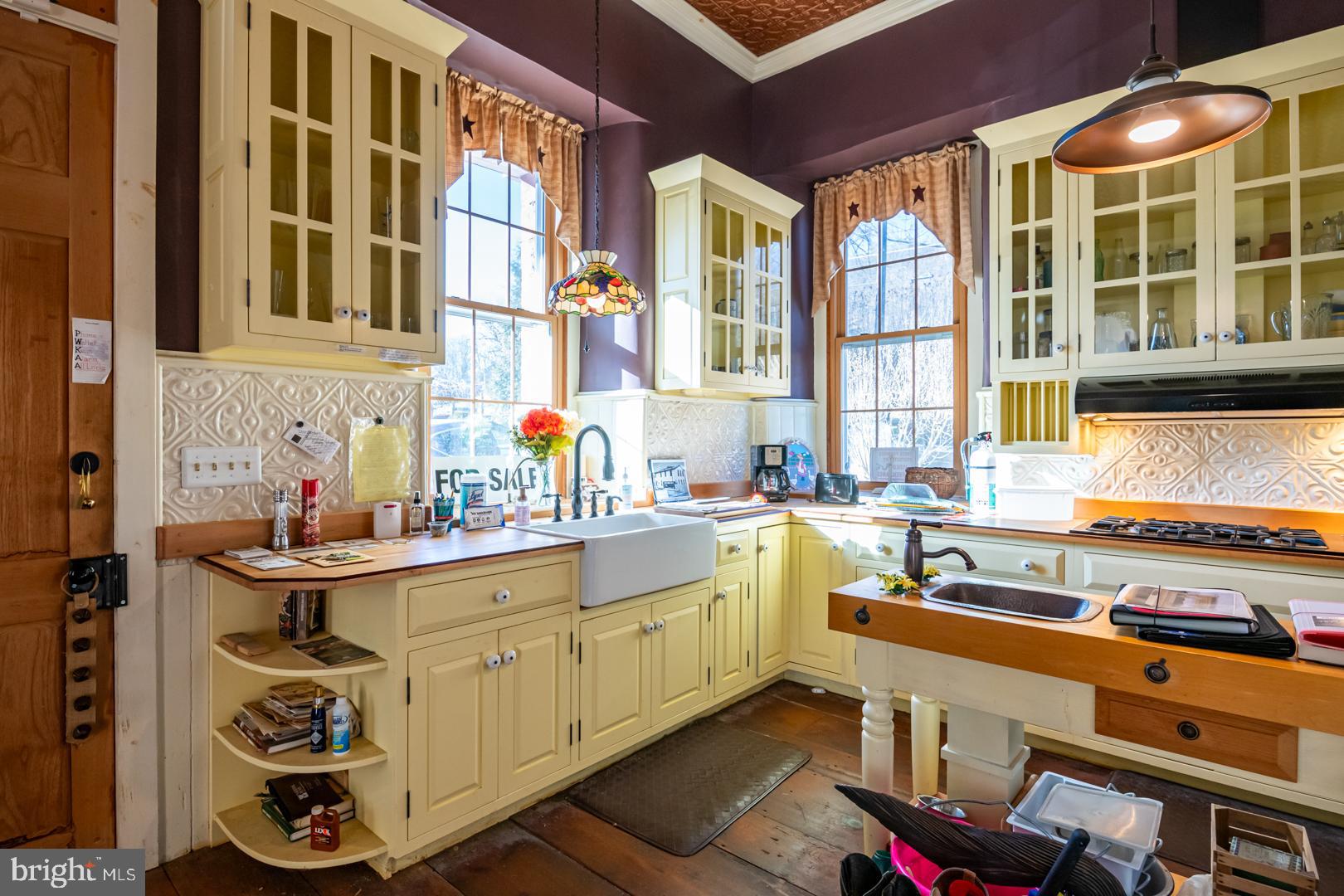 1192 Fritztown Road Reinholds, PA 17569 - Photo 15 of 36 Lovely Kitchen