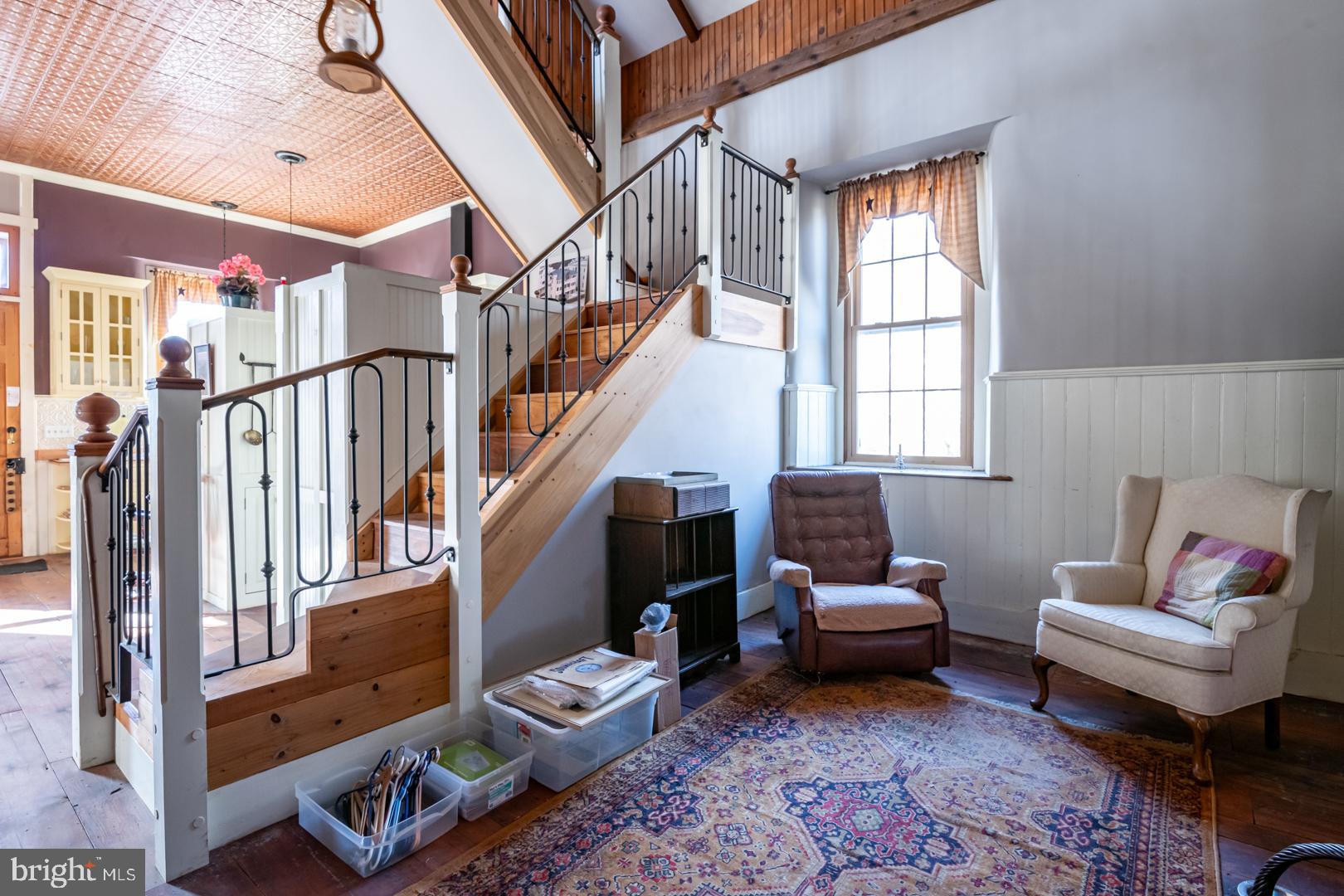 1192 Fritztown Road Reinholds, PA 17569 - Photo 9 of 36 Beautiful Staircase