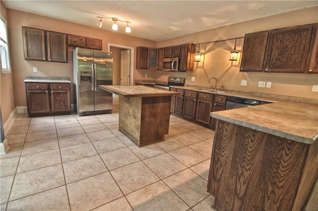 324 Tom Wood Road Lexington, NC 27295 - Photo 13 of 30 Gallery Image 13
