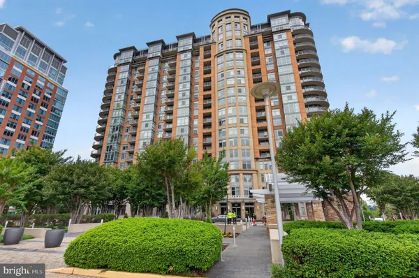 $635,000 | 8220 Crestwood Heights Drive, Unit 719, McLean, VA 22102