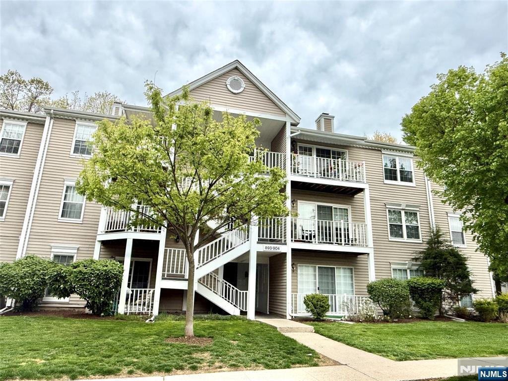 901 Tuliptree Court Mahwah, NJ 07430 - Photo 12 of 12