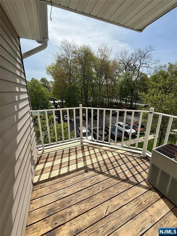 901 Tuliptree Court Mahwah, NJ 07430 - Photo 3 of 12