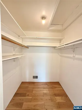 $2,900 | 901 Tuliptree Court, Mahwah, NJ 07430