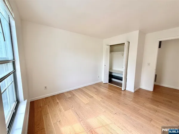 $2,900 | 901 Tuliptree Court, Mahwah, NJ 07430
