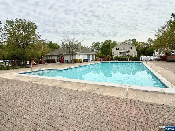 $2,900 | 901 Tuliptree Court, Mahwah, NJ 07430